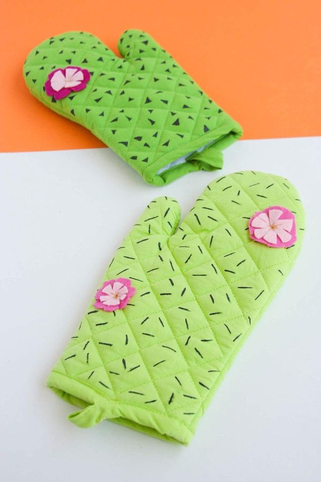 Green Oven Mitts Pink Flower Patches