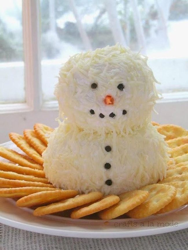 Cream Cheese Snowman With Crackers