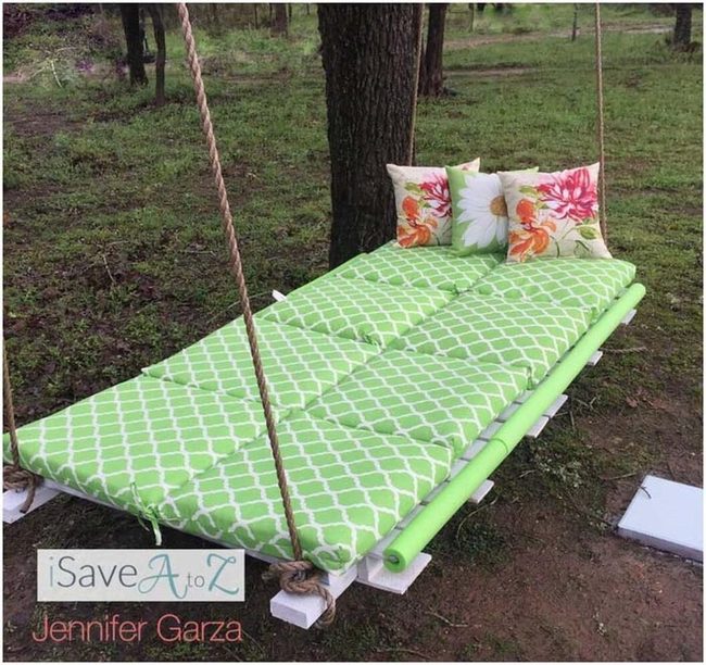 Wooden Pallet Swing Escape