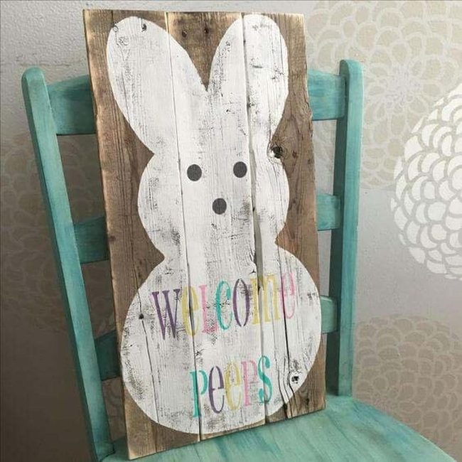White Wooden Pallet Bunny
