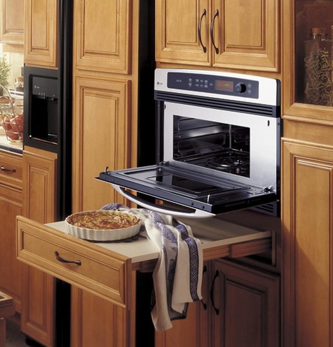 Pull-Out Baking Station Beneath Oven