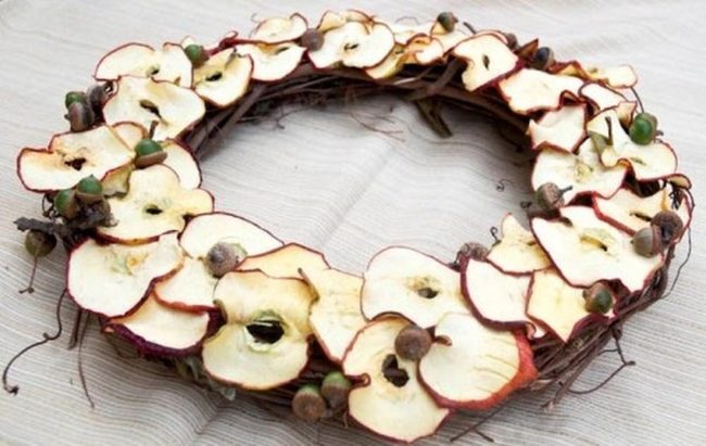 Red Apple Slice Wreath