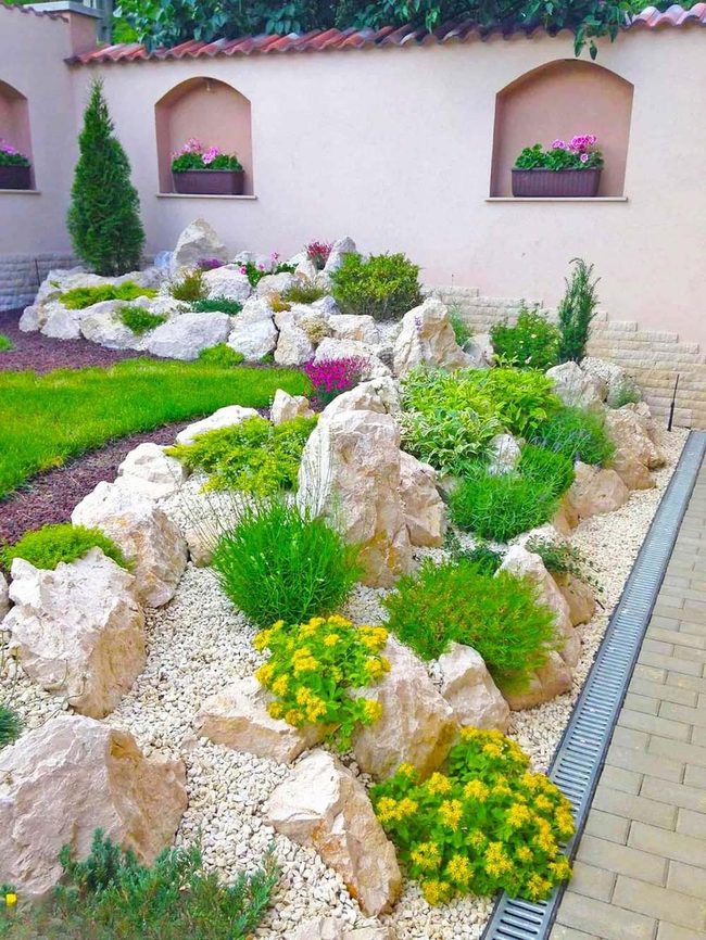 White Gravel Alpine Rockery Garden