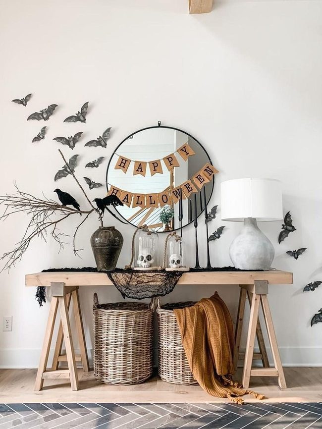 Black Crows Spooky Mirror Display