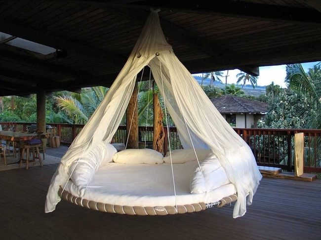 Curved Fabric Shell Swing