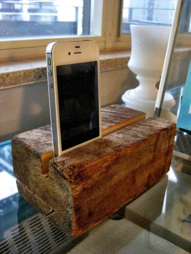 Natural Wood Phone Stand Stability