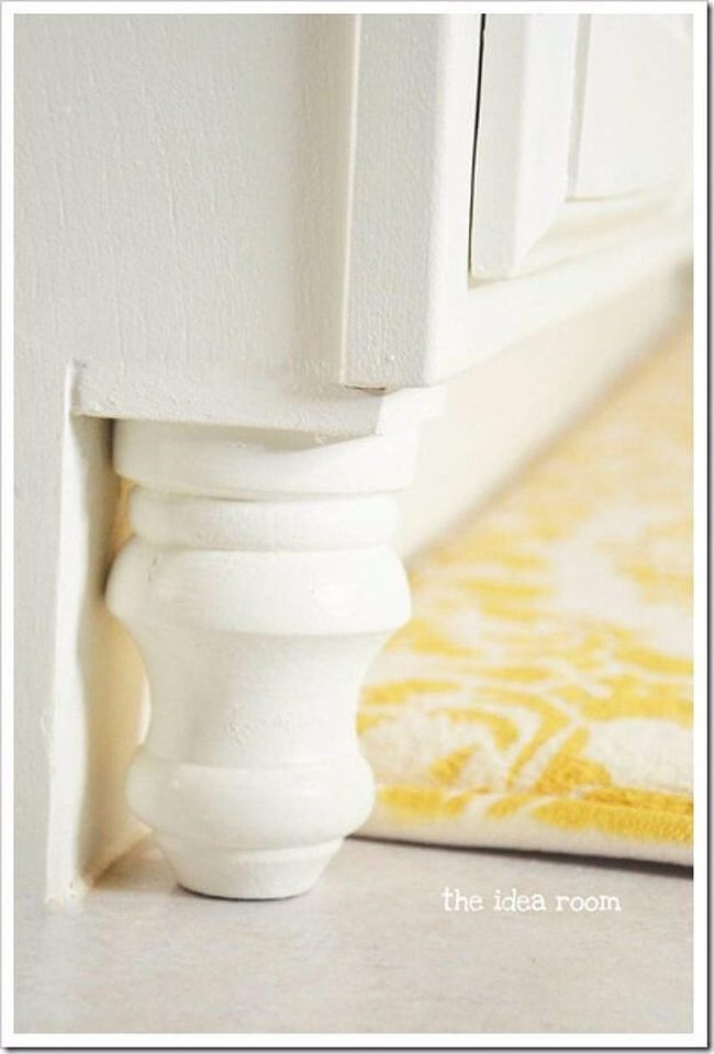 Distressed Cabinet With Spindle Details