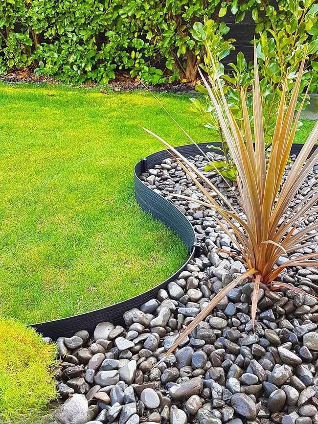 Black-Edged Stone Circle Garden