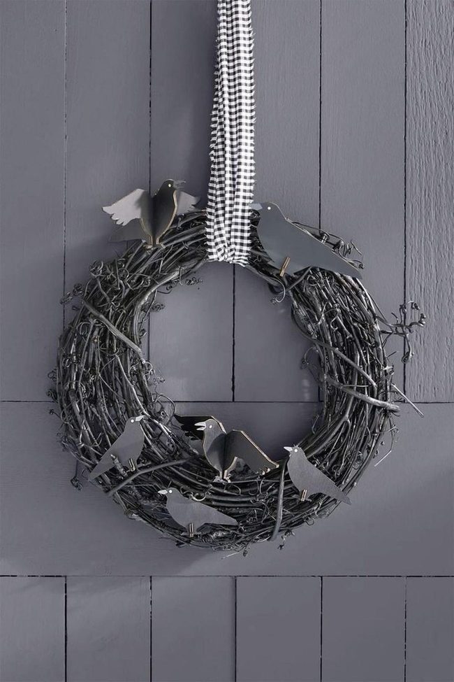 Black Birds Twisted Branch Wreath