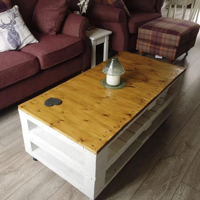 Stacked Pallet Wood Table