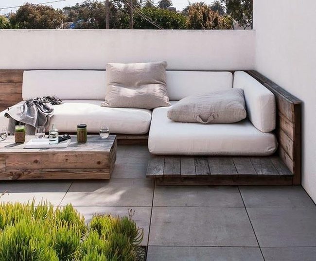 Wooden Pallets Outdoor Sofa