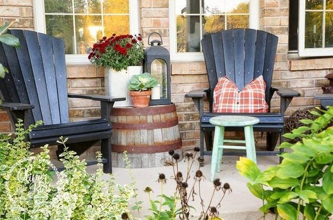 Barrel Table Patio Retreat
