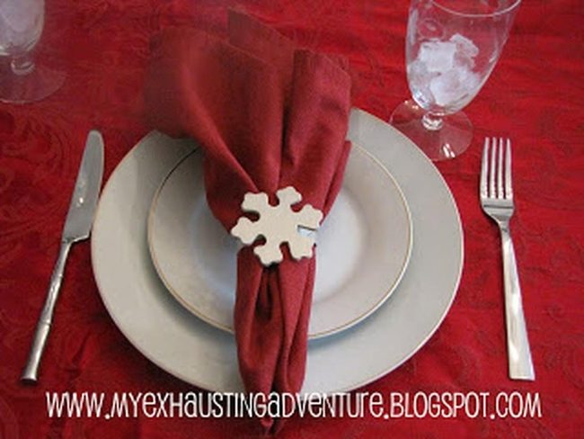 Red Tablecloth Silver Elegance White