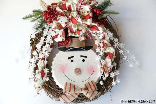 Snowman Wreath From Household Scraps