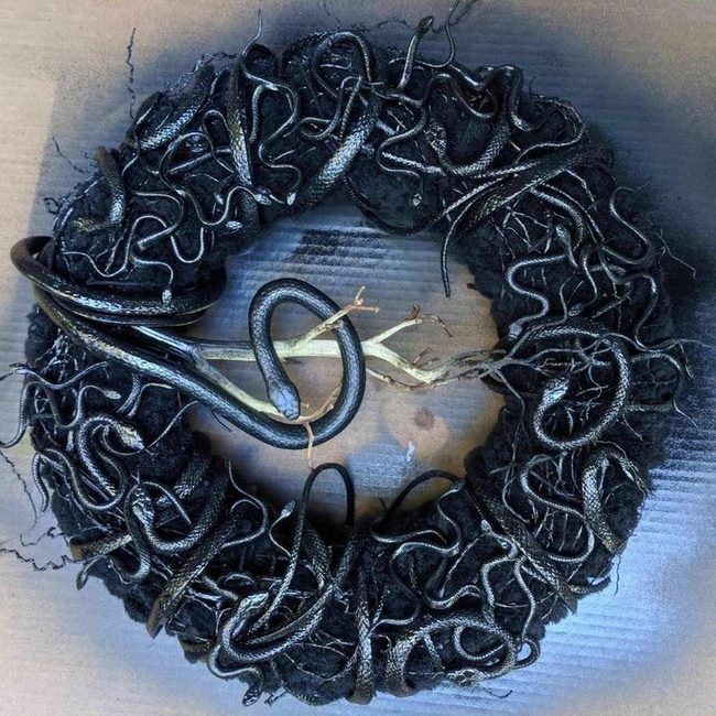 Black Feathered Raven Gamer Wreath
