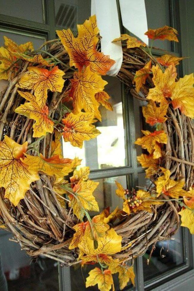 Golden Leaf Autumn Wreath