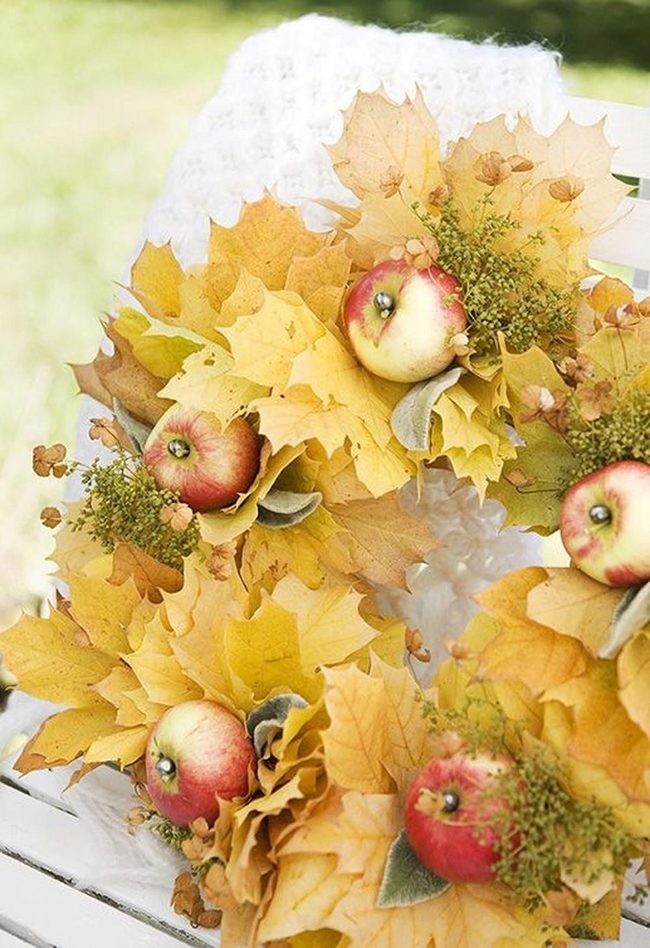 Golden Leaves Apple Wreath Display