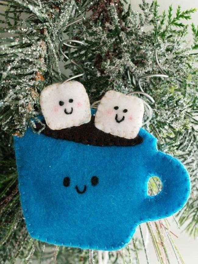 Blue Felt Cup With Marshmallow Faces