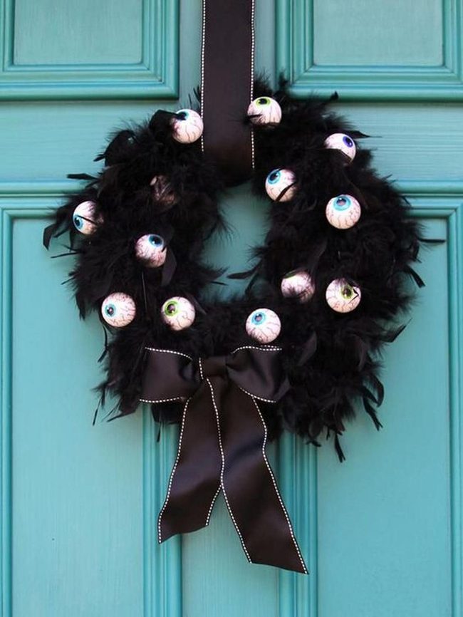 Black Feather Halloween Wreath