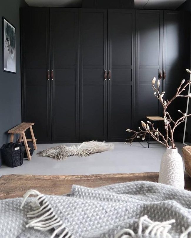 Dark Cabinets Meet Wooden Warmth