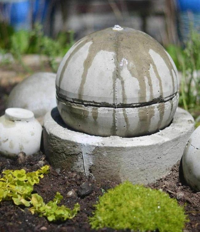 Vintage Globe Water Feature