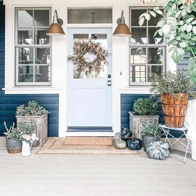 Autumn Wreath Contrasts Light Blue