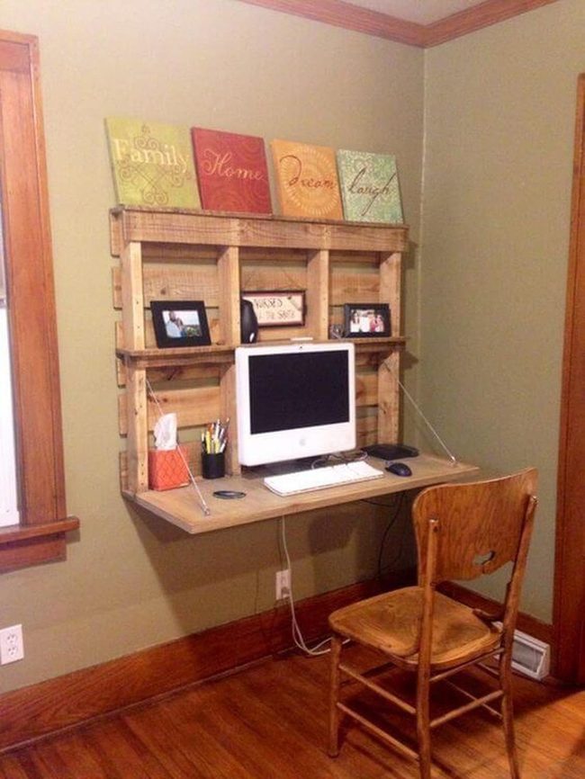 Natural Wood Desk Green Room