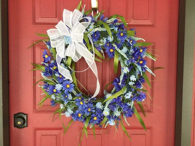 Blue Daisy Spring Wreath