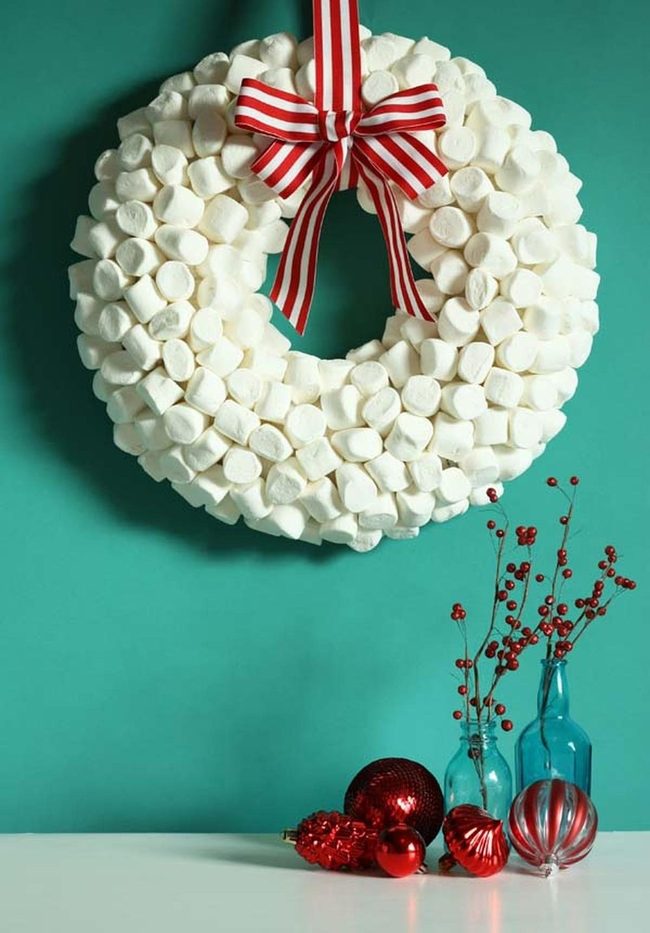 Puffy Marshmallow Holiday Wreath
