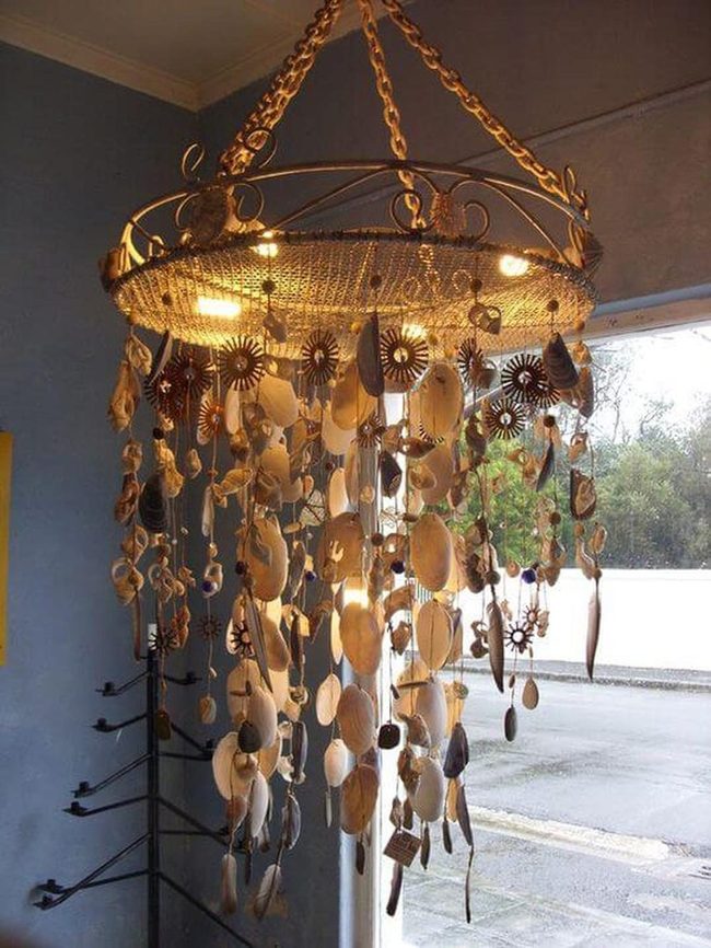 Seashell Light Scattering Chandelier