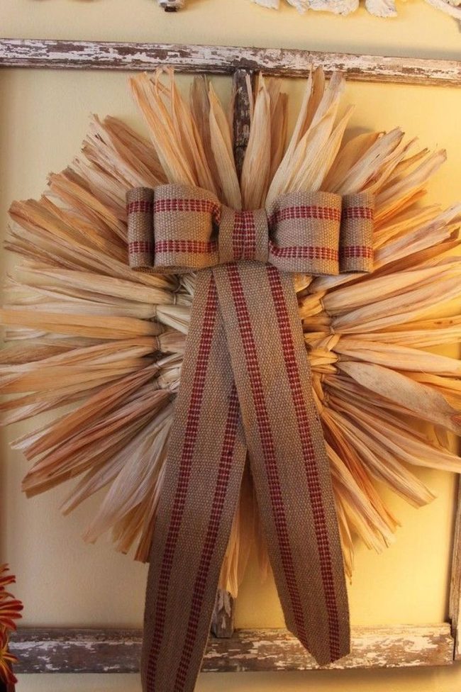Corn Husk Sun Wreaths Gold