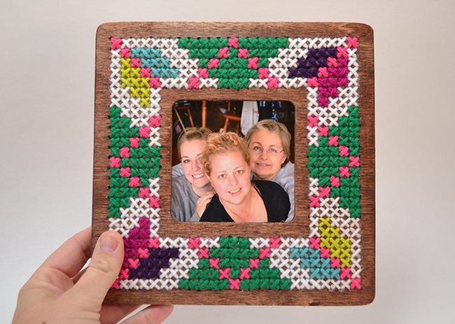 Multicolor Thread Frames With Family Photos