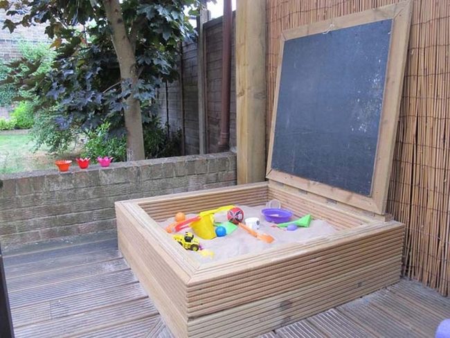 Sandbox With Flipping Chalkboard Lid