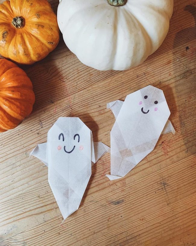 Folded Paper Ghosts Flutter