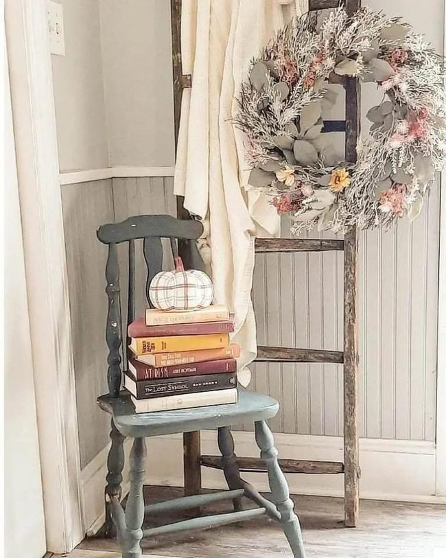 Gray Wreath Autumn Ladder Display
