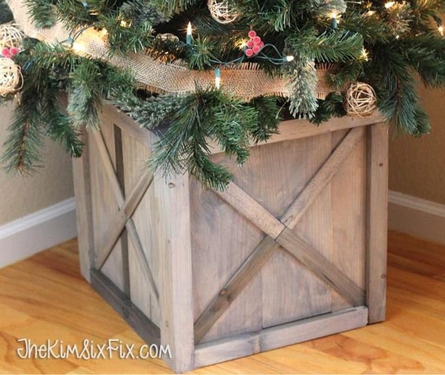 Evergreen Branches Red Berries Wooden Boxes