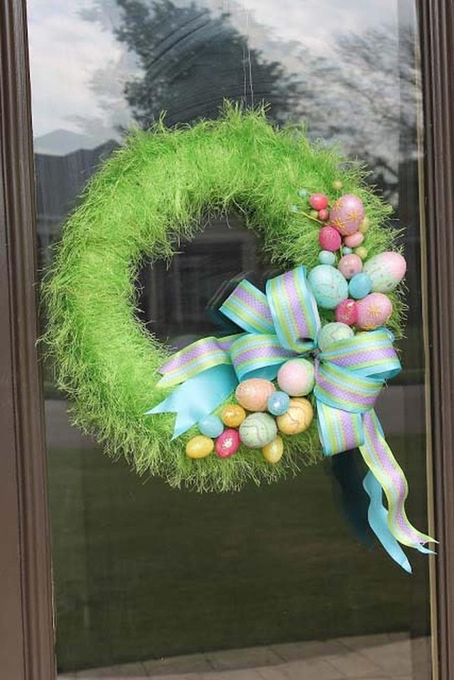 Green Grass Wreath With Colorful Eggs