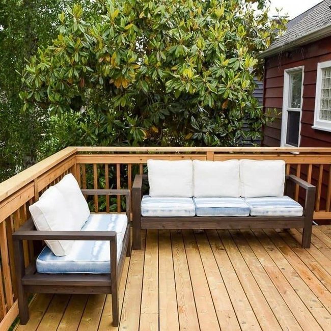 Stacked Wood Pallet Seating