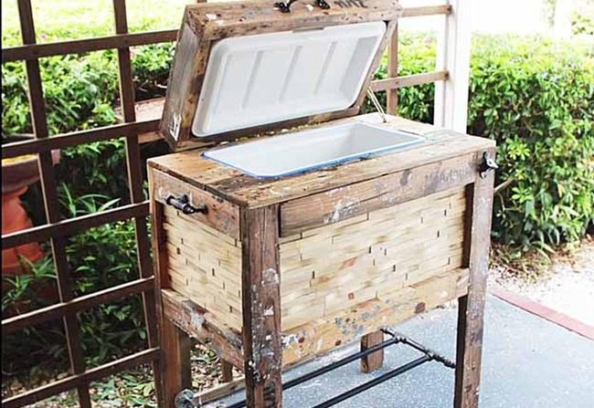 Natural Wood Wicker Outdoor Cooler