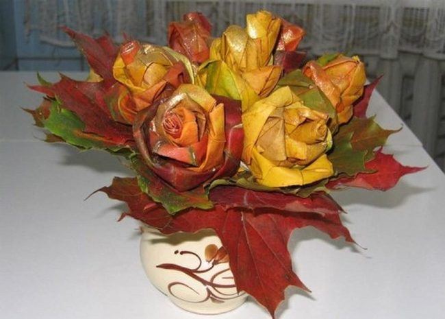 Maple Leaf Roses In Cream