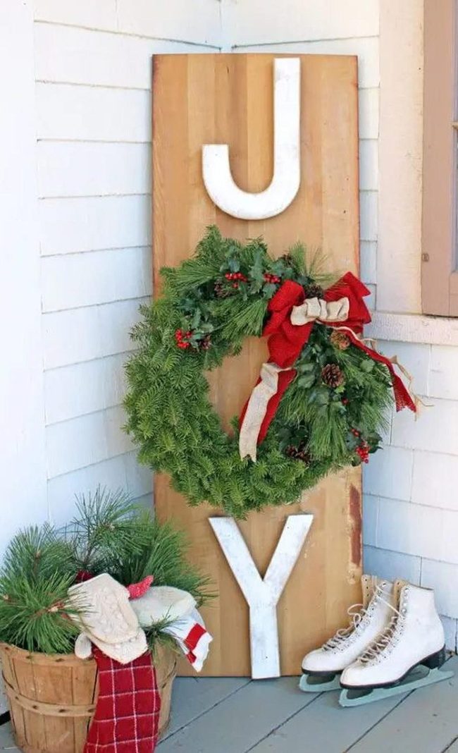 Wooden Joy, Winter White, Red Checkered