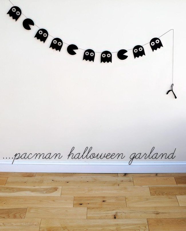 Black Pac-Man Character Garland
