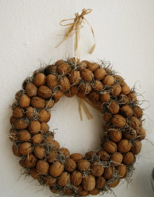 Whole Walnuts Natural Wreath