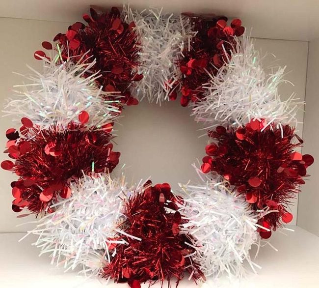 Sparkling Tinsel Wreath Brilliance