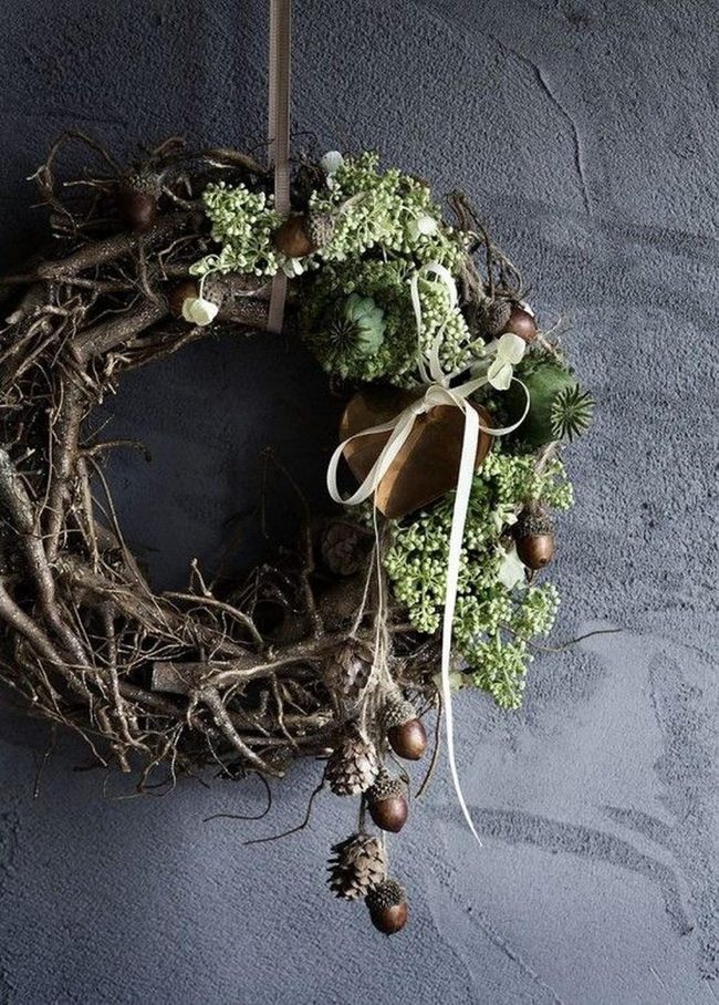 Natural Branch Wreath With Acorns