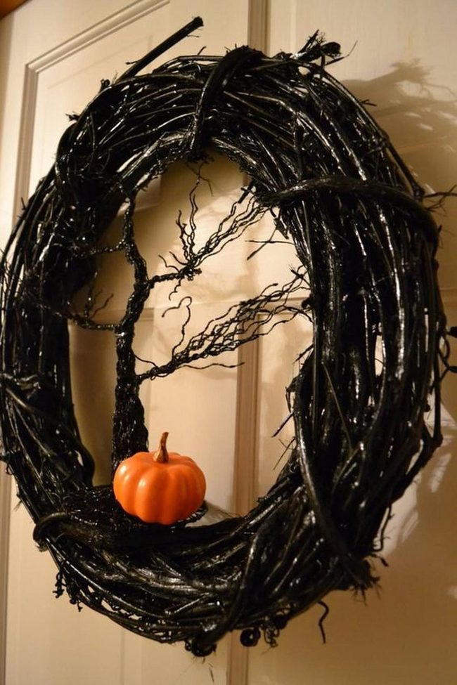 Black Branch Wreath Orange Pumpkins