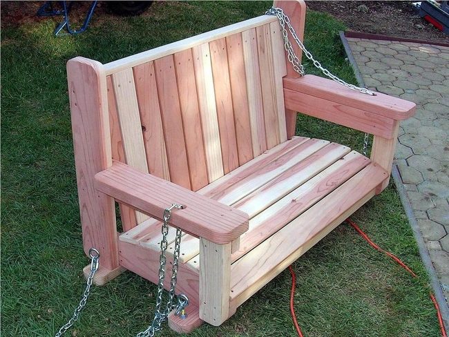 Striped Wood Swing For Outdoor Spaces