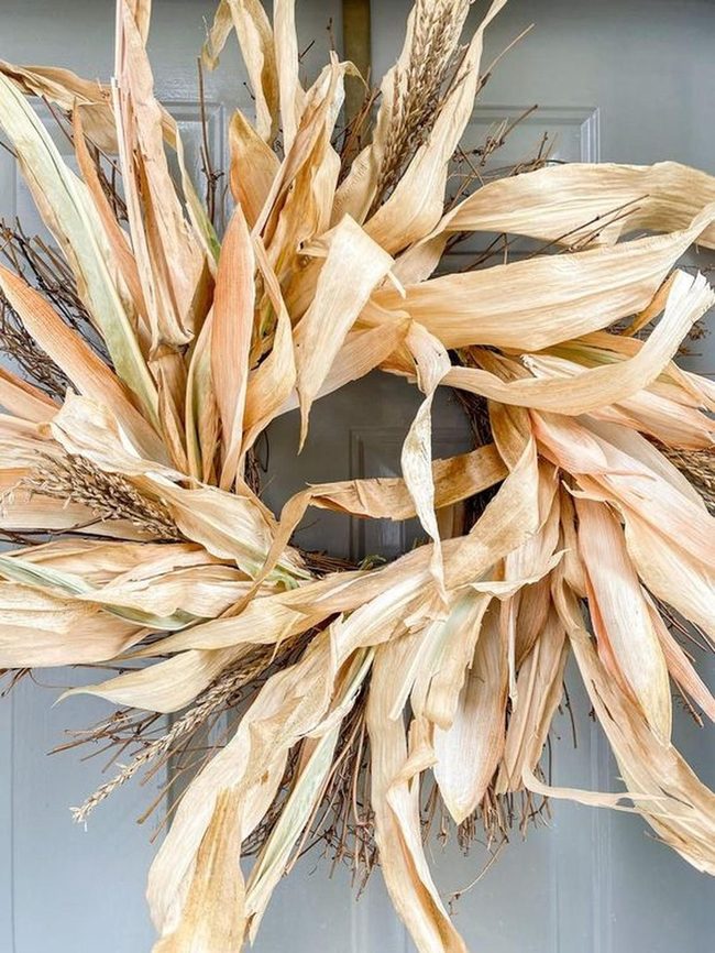 Dried Corn Husks Natural Wreath