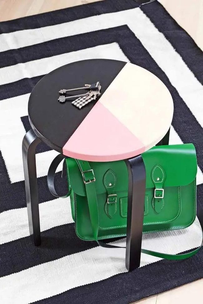 Round Tables With Pink Pop