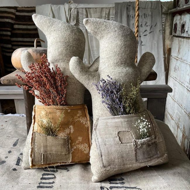 Burlap Ghosts With Farmhouse Feel